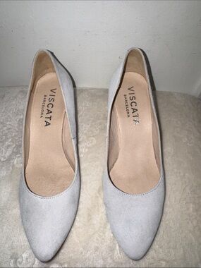 Viscata Women's Light Gray Suede Pointed Toe Pumps